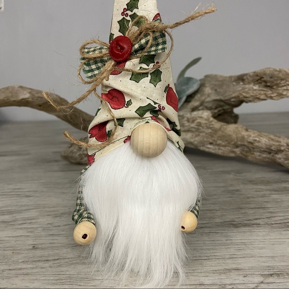 ❌SOLD❌ Whimsical Christmas Gnome Cardinal Bird Holly Berry Plaid Green Cottage - Picture 3 of 12